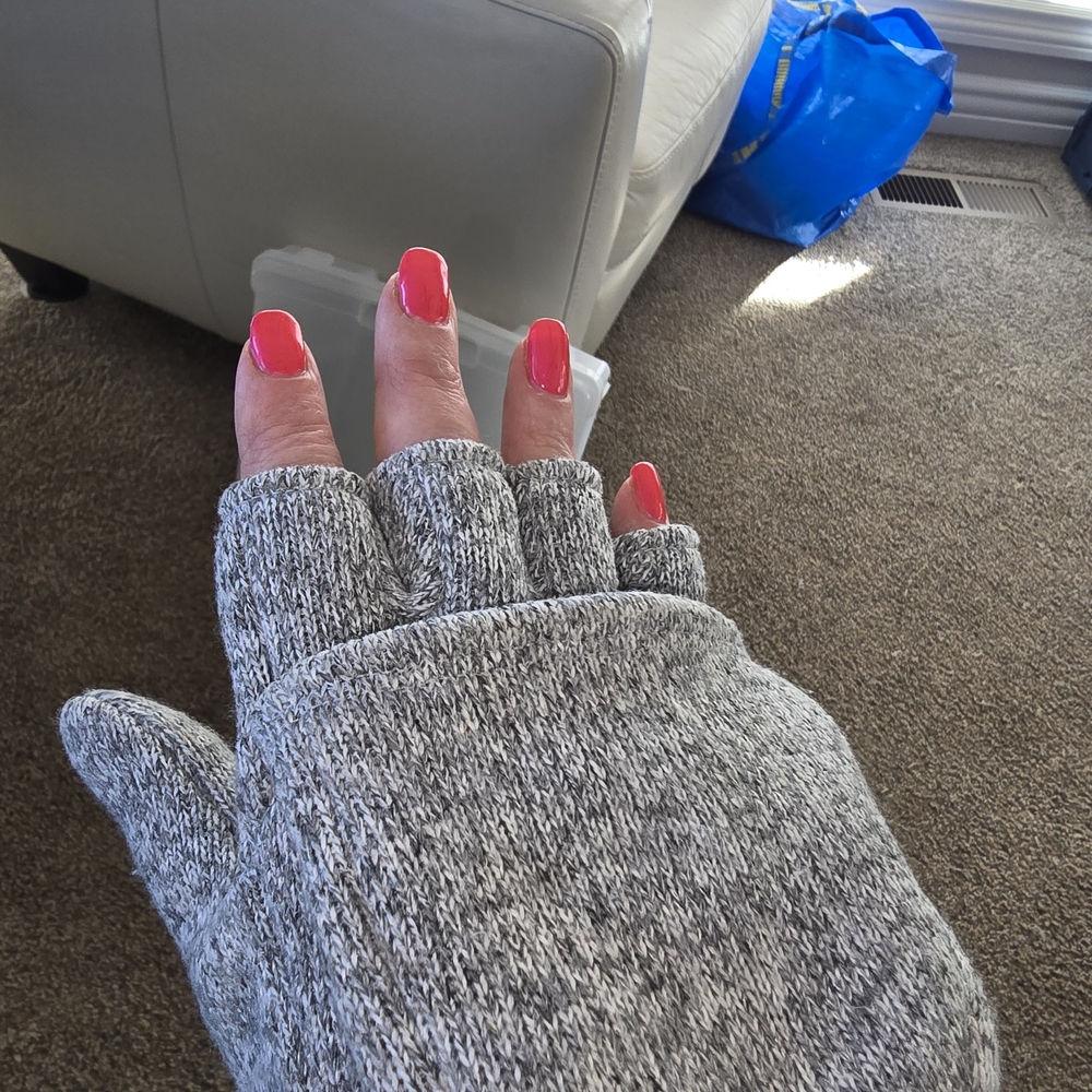 Patagonia Light Gray Knit Mittens